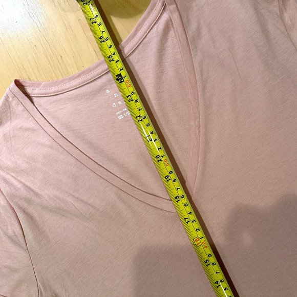 A New Day Light Pink V-Neck T-Shirt with Cuffed Sleeves Medium - Picture 5 of 6